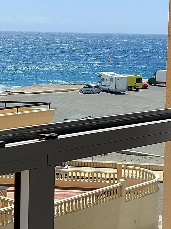 Surfers Nest El Medano Apartment